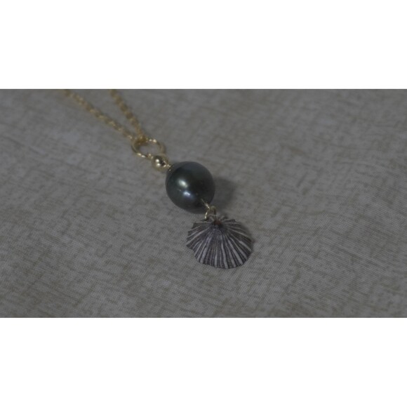 Opihi Shell Tahitian Pearl Necklace - Picture 3 of 6